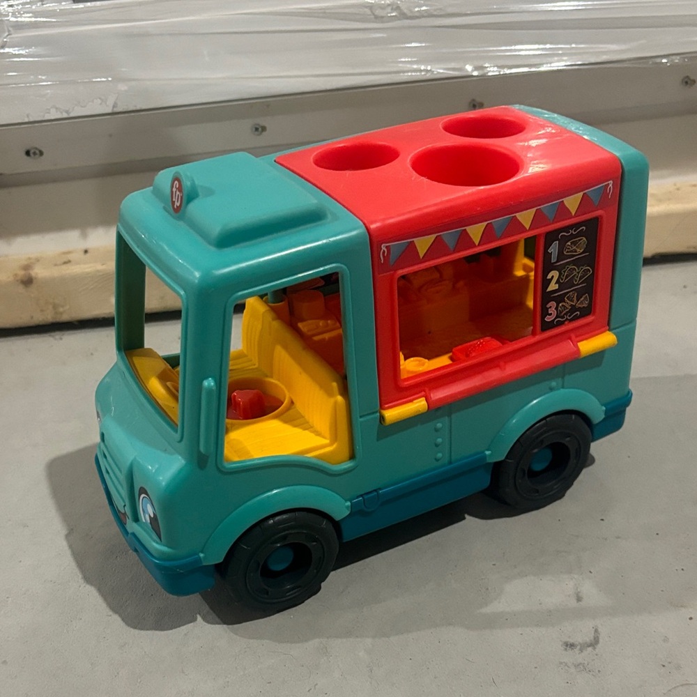 Fisher-Price Little People Serve It Up Food Truck